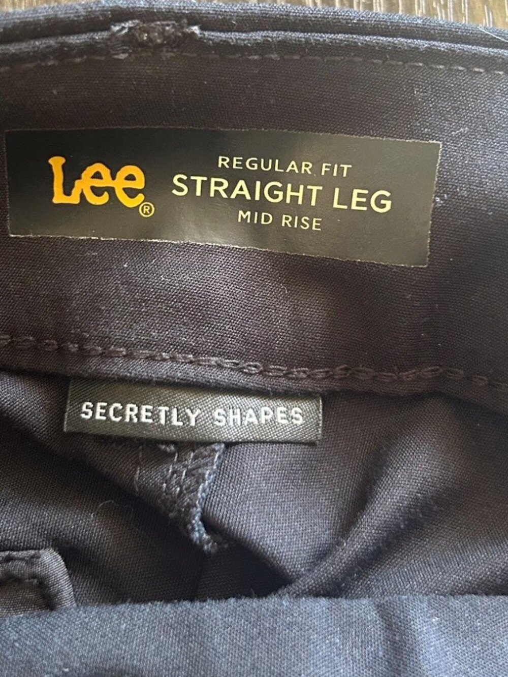 LEE Secretly Shapes Straight Leg Black Mid Rise Stretch Pants Size 8 Medium EUC - Picture 5 of 6